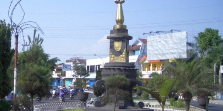 Rawon Pecel, Kuliner Khas Jember yang Membingungkan Lidah Mojok