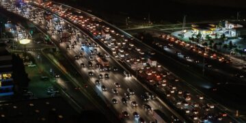 Underpass Bunderan Taman Pelangi Surabaya, Bukti Pemkot Surabaya Nggak Pernah Belajar dari Kasus Kemacetan yang Ada (Pixabay.com)