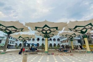 Alun-alun Pasuruan, “Madinah” yang Nggak Nyaman karena Banyak PKL dan Pengamen