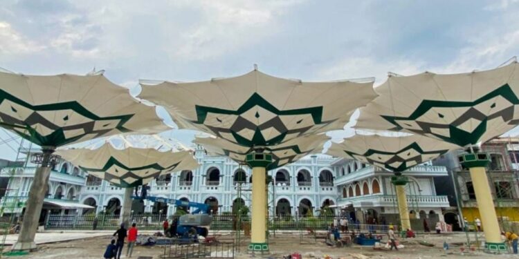 Alun-alun Pasuruan, “Madinah” yang Nggak Nyaman karena Banyak PKL dan Pengamen Mojok.co