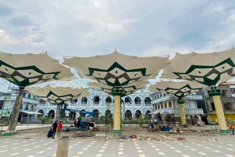Alun-alun Pasuruan, “Madinah” yang Nggak Nyaman karena Banyak PKL dan Pengamen Mojok.co