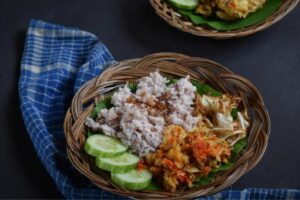 Semakin Banyak Ayam Geprek yang Berbeda Jauh dengan Geprek Bu Rum, Waspadalah!