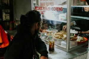 Jangan Buka Warteg di Kendal, Dijamin Nggak Laris!