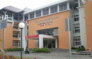 Bangga sih Bangga, tapi kalau Bilang UIN SUKA Lebih Unggul ketimbang UGM, Itu mah Bukan Bangga, tapi Halu!