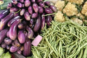 Eyek, Tukang Sayur Keliling di Magelang yang Ikonik dengan Keranjang Setinggi Lemari