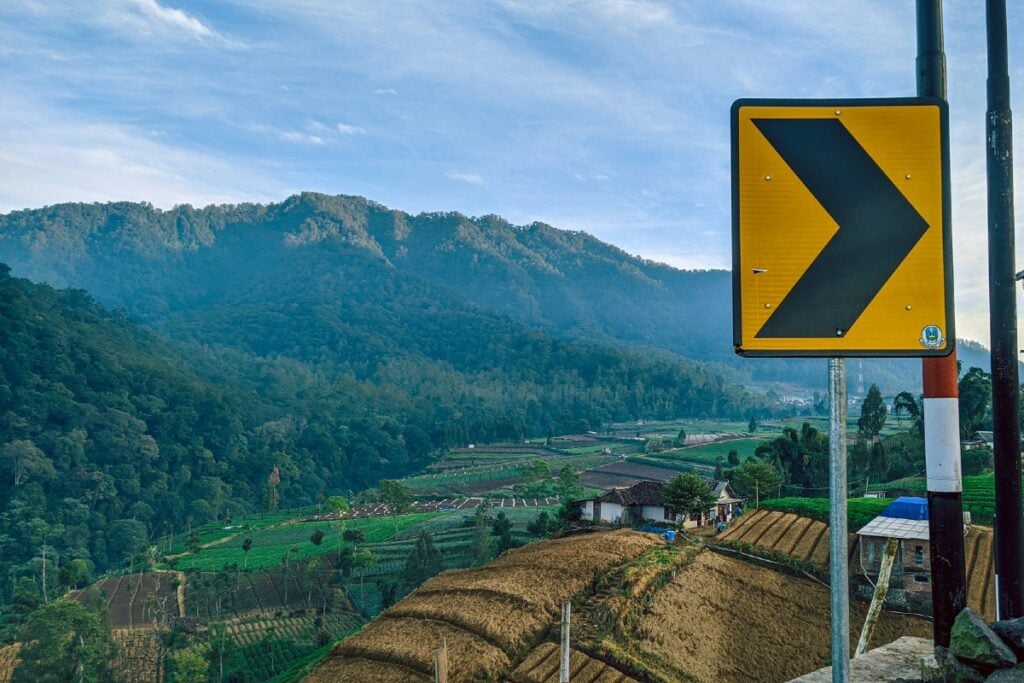 Jalur Cangar Pacet Mojokerto, Jalur Maut Mengintai Wisatawan (Unsplash)