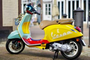 Vespa Matic Itu Overrated, Masih Kalah Nyaman dengan Yamaha Mio Generasi Pertama, Jauh!