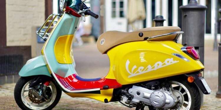 Vespa Matic Itu Overrated, Masih Kalah Nyaman dengan Yamaha Mio Generasi Pertama, Jauh!