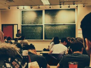 3 Jenis Dosen Red Flag yang Sebaiknya Dihindari Mahasiswa kalau Mau Kuliah Lancar