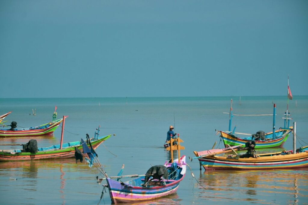 Jalur Pantura Rembang-Tuban, Jalan Paling Indah Se-Pantura dengan Pemandangan Bibir Pantai yang Memikat Mojok.co