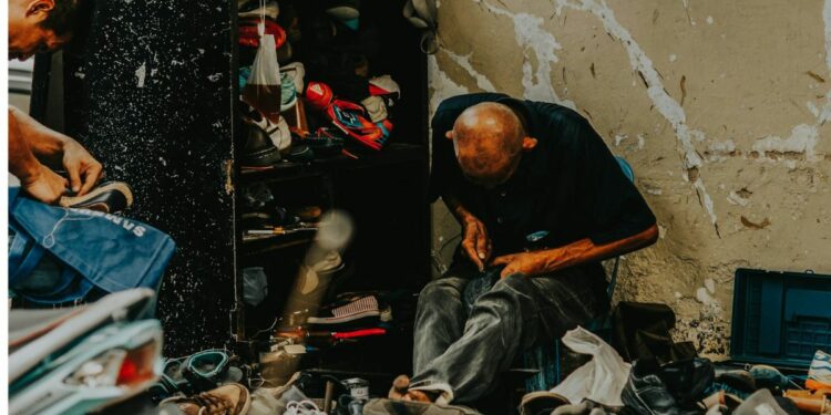 6 Pekerjaan yang Terancam Punah padahal Dahulu Mudah Sekali Dijumpai Mojok.co