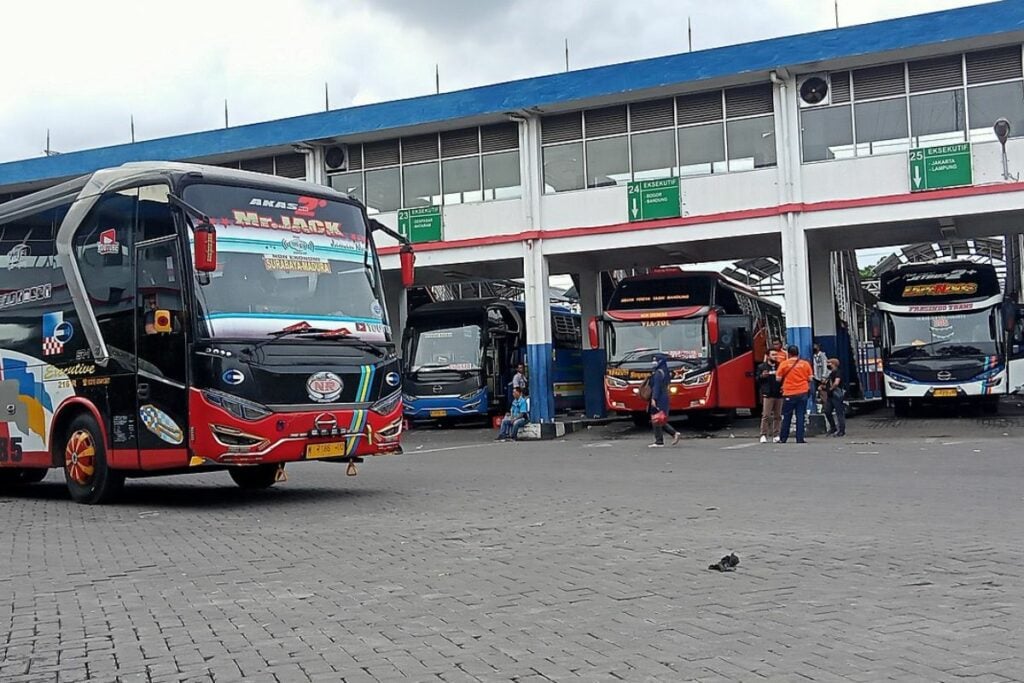 Terminal Bungurasih Momok bagi Pengguna Jalan Raya Waru Sidoarjo, Macet Ora Umum! Mojok