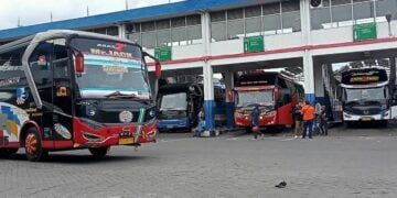 Terminal Bungurasih Momok bagi Pengguna Jalan Raya Waru Sidoarjo, Macet Ora Umum! Mojok terminal bungurasih surabaya