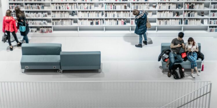 Ide Membangun 10 Ribu Perpustakaan Desa Bukti Perpusnas Gagal Paham dengan Kondisi Literasi di Desa Mojok.co