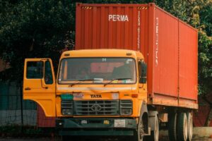 Pengalaman Pertama Menjadi Sopir Truk: Siap Tua di Jalan hingga Keluar Uang Makan yang Nggak Ngotak
