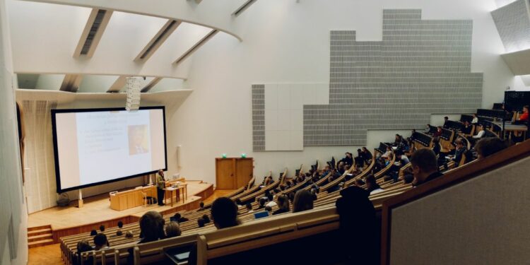 University War Korea Ramai di Media Sosial. Seandainya Ada di Indonesia, Kampus Mana yang Bakal Tanding?