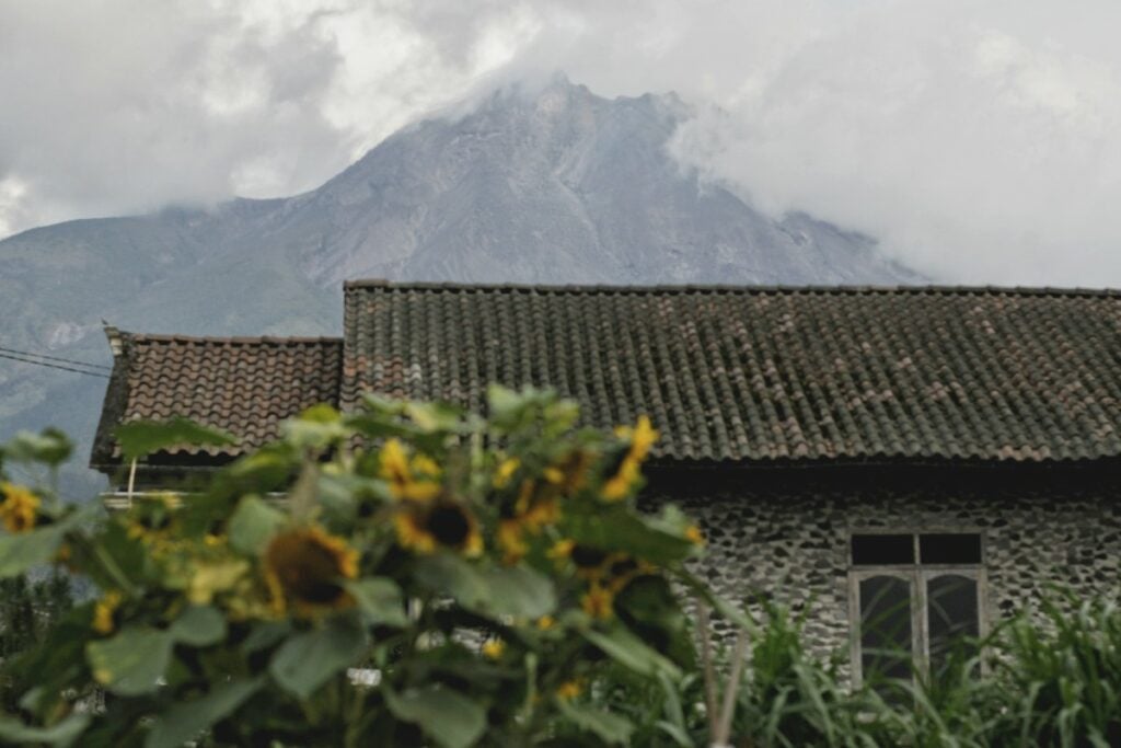 Loji Papak Boyolali yang Tersembunyi, Indah, Sekaligus Mencekam (Unsplash)