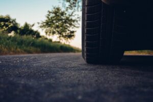 Jalan Kaliurang Jogja: Udah Makin Macet, Lubangnya Berlipat Ganda, Bikin Susah Pengendara Motor!