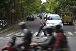 Jalan Kesehatan Depan Fakultas Teknik UGM, Jalan Paling Syahdu Sekaligus Paling Sendu di Jogja