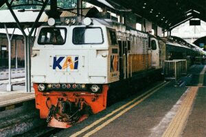 Kereta Api Taksaka New Generation: Jangan Pasang Ekspektasi Ketinggian, Kursinya Nggak Nyaman