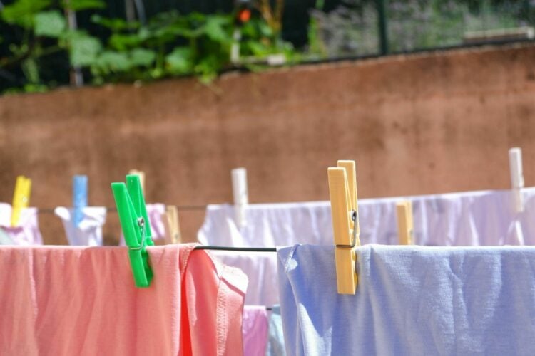 Bisnis Laundry Rumahan Lebih Banyak Buntung daripada Untung karena Tetangga yang Ngutangan Mojok.co
