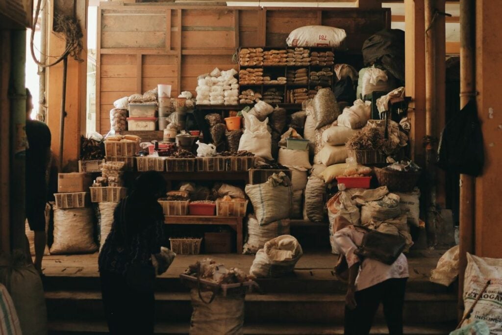 Nasib Buruh Gendong Jogja di Bulan Puasa: Menahan Lapar Memanggul Barang yang Semakin Nggak Terbeli Mojok.co