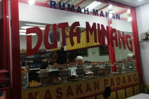 Duta Minang Jalan Kaliurang, Pilihan bagi Kalian yang Ingin Sahur Masakan Asli Padang yang Nendang