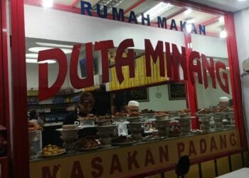 Duta Minang Jalan Kaliurang, Pilihan bagi Kalian yang Ingin Sahur Masakan Asli Padang yang Nendang Mojok.co