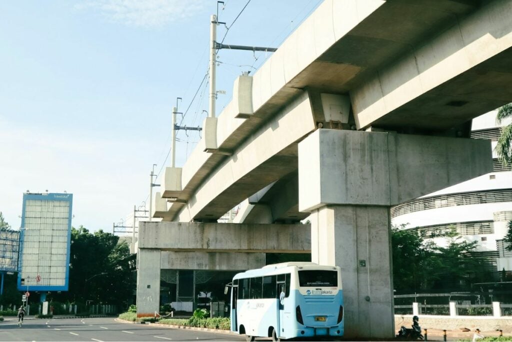 Pengalaman Jadi Petugas Survei di Jaksel: Melihat Sisi Gelap Jakarta Selatan yang Terkenal Berkelas dan Elite Mojok.co