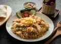 Makanan Surabaya Bikin Mahasiswa Jabodetabek Kaget: Ada Nasi Goreng Warna Merah, Ada Bihun Warna Biru