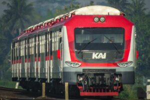 Kuda Putih: Kereta Rel Diesel Pertama di Indonesia Sekaligus Nenek Moyang Prameks