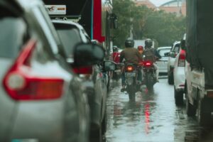 Surabaya Selepas Hujan Tak Lagi Seindah Video Orang-orang, Hanya Tinggal Banjir dan Macet di Jalan