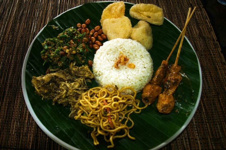 8 Makanan Khas Bali yang Jarang Direkomendasikan Warga Lokal kepada Wisatawan