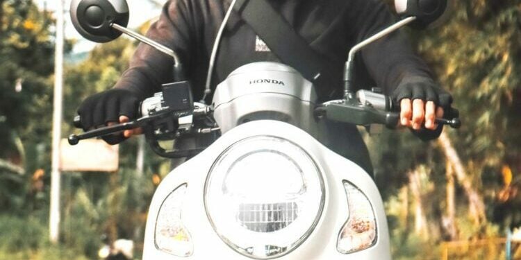 Honda Scoopy Kuat Disiksa Jalanan Jogja dan Surabaya (Unsplash)