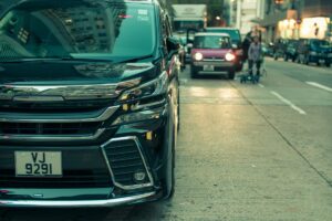 Mobil Toyota Alphard: Sudah Merepotkan, Mobil Ini Juga Memuat Kebohongan Besar Soal Privilege