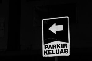 Pemkot Surabaya Tidak Adil. Kalau Acara Ramadan Wajib Izin, kenapa Parkir Liar Didiamkan Padahal Sudah Jelas Tanpa Izin