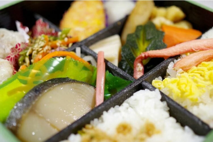 Bento ala Sekolah Jepang dan Makan Siang Gratis ala Kadarnya, Bukti Kita Terbiasa dengan Standar Rendah dari Pemerintah