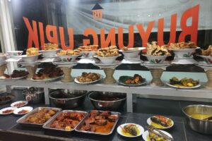 Rendang Sapi Warung Makan Buyung Upik Gejayan Adalah Menu Sahur yang Wajib Dicoba, demi Puasa yang Tetap Bertenaga dan Trengginas
