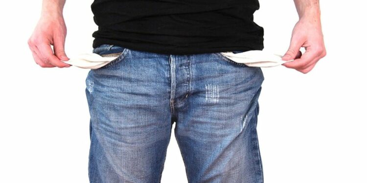 Kalian Masih Membela Upah Murah Jogja Ketika Defisit Gaji Jadi Realitas? Mending Kita Gelut! gaji di jogja