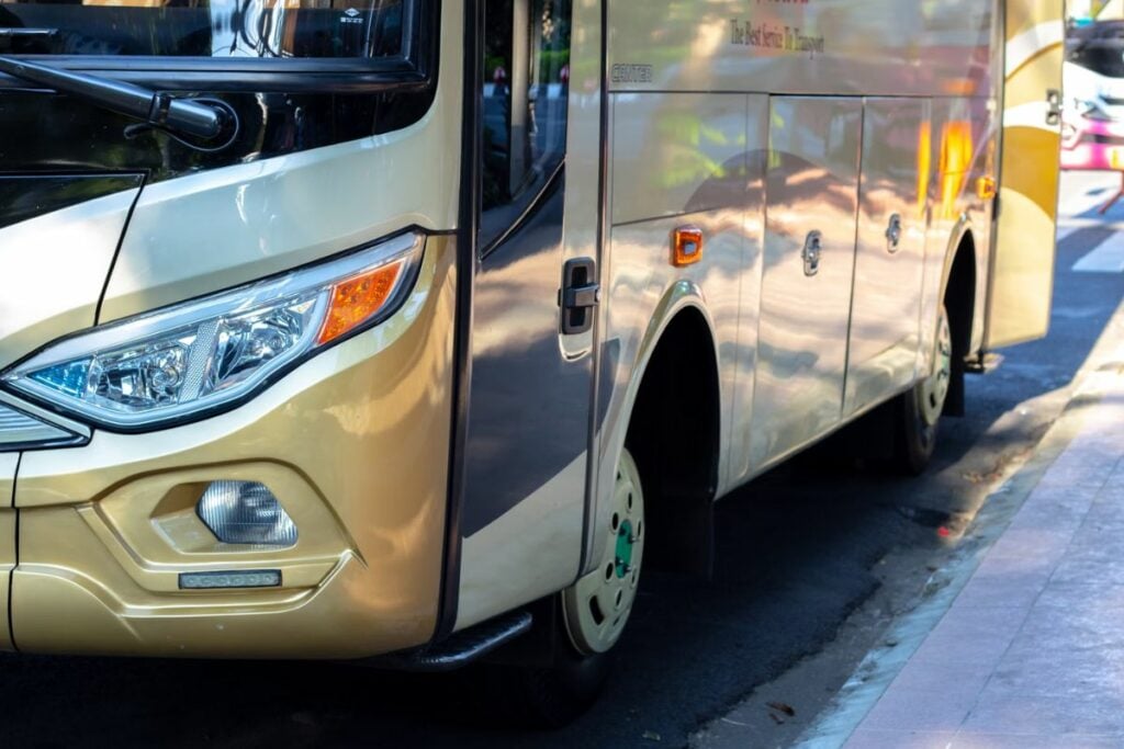 7 Hal Positif yang Hanya Akan Kamu Temukan di Bus Ponorogo-Trenggalek telolet bus