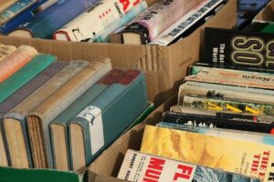Senjakala Lapak Buku Bekas di Pasar Alun-alun Tegal: Mati Tak Ingin, Bertahan (Hampir) Tak Mungkin