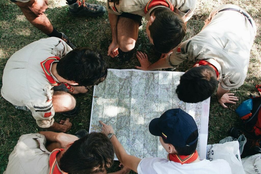 Warga Surabaya Nggak Butuh Pramuka, Kegiatan Ini Memang Lebih Baik Nggak Diwajibkan Mojok.co