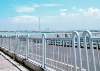 Surabaya Lebih Jago Memanfaatkan Jembatan Suramadu daripada Bangkalan Madura Mojok.co