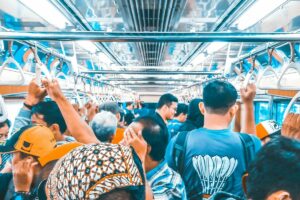 Naik di Gerbong KRL Jogja-Solo Paling Belakang Adalah Upaya Menjaga Kewarasan