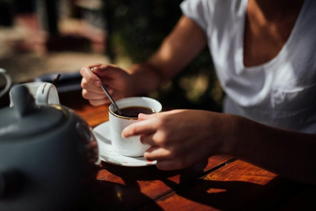 Cafe Hidden Gem Jogja Meresahkan Warga Kampung, Jalanan Jadi Padat dan Berisik Mojok.co