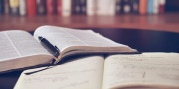 Mahasiswa Jurusan Sosiologi Nggak Perlu Iri dengan Jurusan Filsafat yang Kerennya Hanya Sesaat Mojok.co