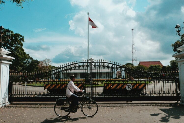 Derita Mahasiswa Manado yang Tersiksa Kuliah di Kota Jogja (Unsplash)
