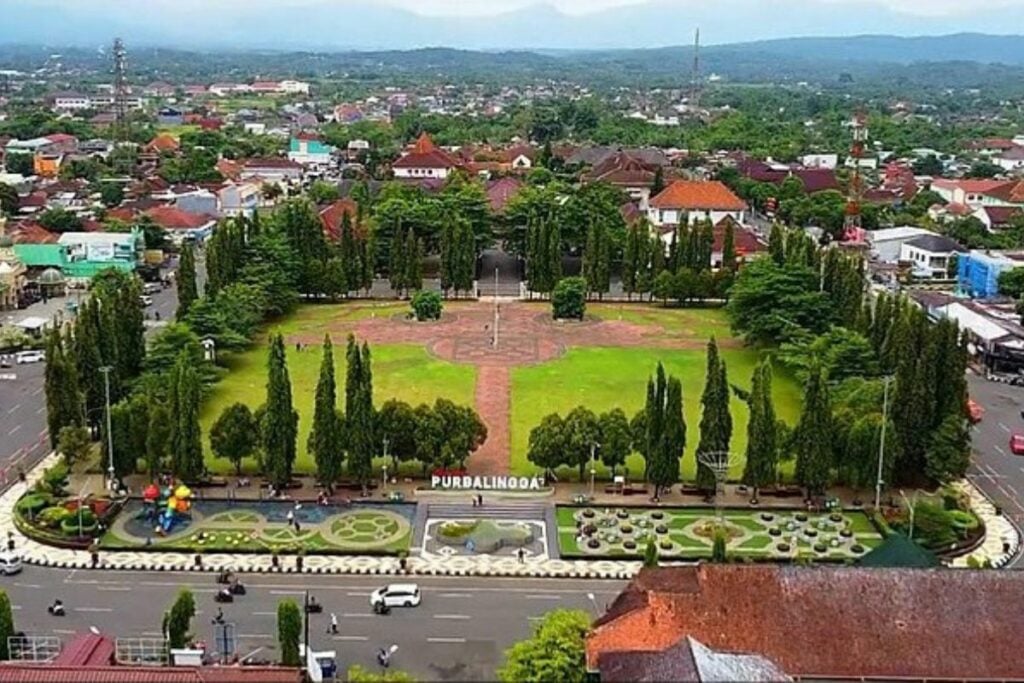 Alun-Alun Purbalingga Tetap Bermasalah: Masih Tak Ramah bagi PKL dan Tak Kunjung Ada Solusi