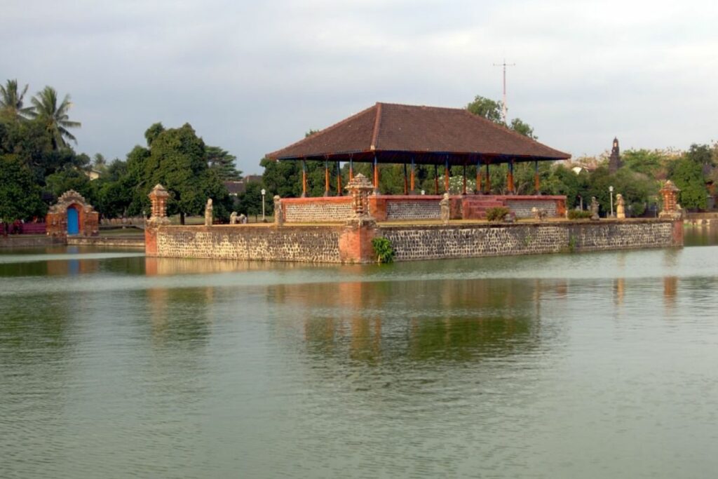 Taman Mayura Mataram Sepi padahal Tempat Paling Nyaman untuk Melepas Penat