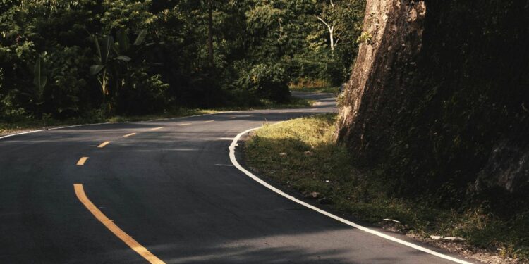Pengendara Lemah Jangan Lewat Jalan Raya Banjar-Majenang, Bahaya!